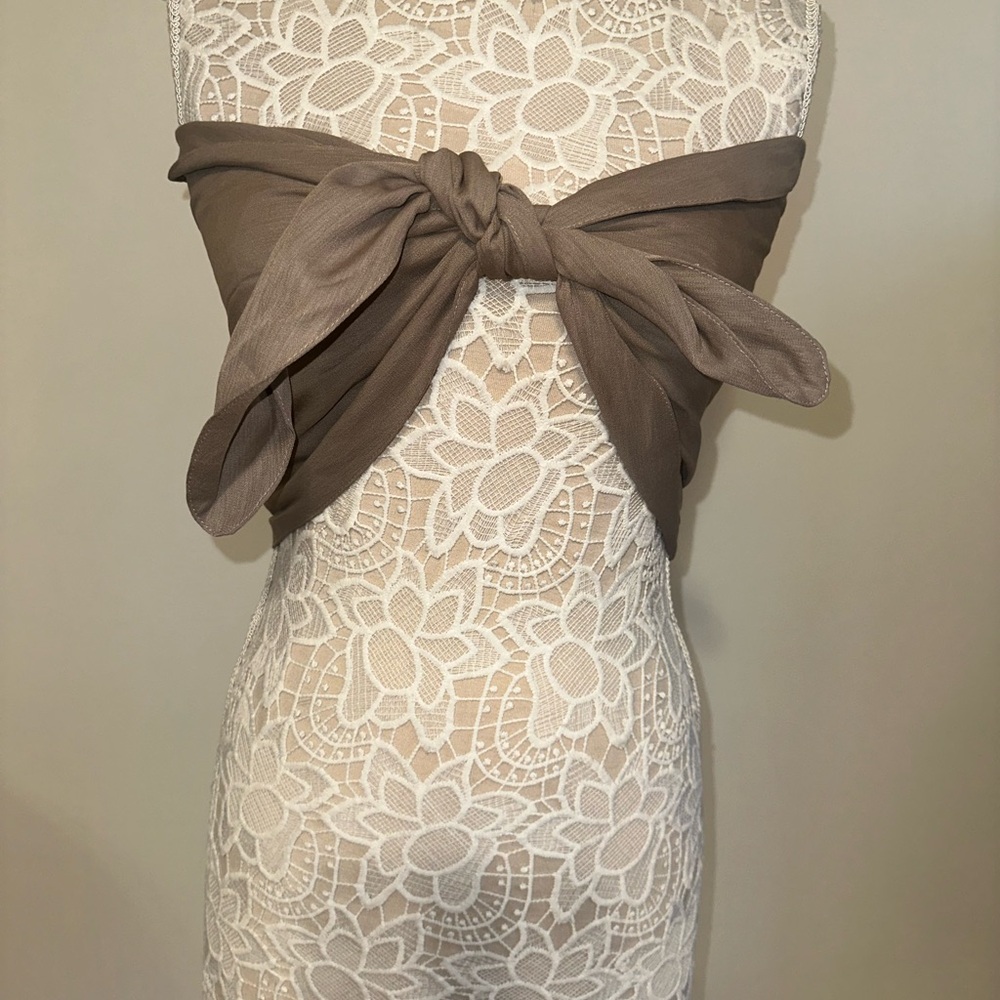 NWOT Wrap around self tie crop top.